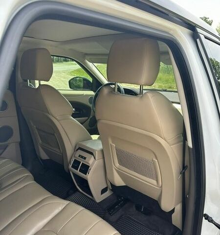 Білий Ленд Ровер Рендж Ровер Евок, об'ємом двигуна 2 л та пробігом 99 тис. км за 24500 $, фото 10 на Automoto.ua