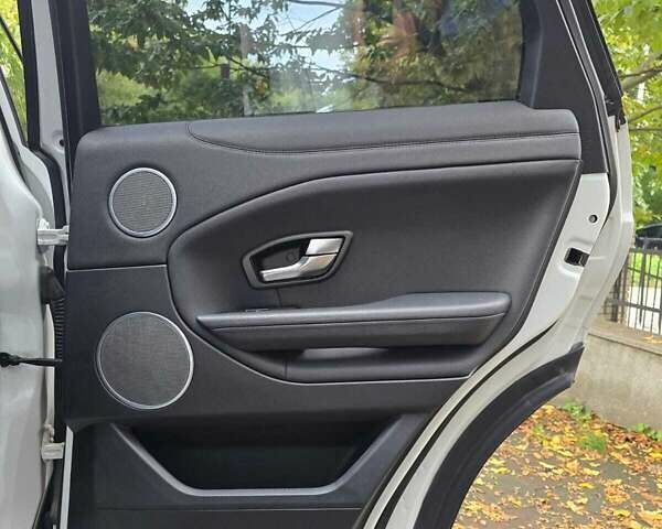 Белый Ленд Ровер Рендж Ровер Эвок, объемом двигателя 2 л и пробегом 127 тыс. км за 19900 $, фото 16 на Automoto.ua