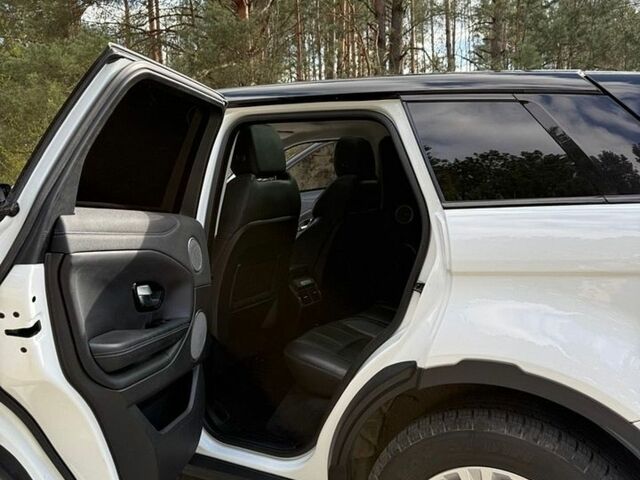 Білий Ленд Ровер Рендж Ровер Евок, об'ємом двигуна 2 л та пробігом 116 тис. км за 17000 $, фото 16 на Automoto.ua
