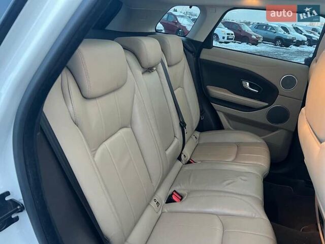 Белый Ленд Ровер Рендж Ровер Эвок, объемом двигателя 2 л и пробегом 68 тыс. км за 23490 $, фото 31 на Automoto.ua