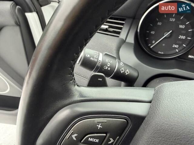 Білий Ленд Ровер Рендж Ровер Евок, об'ємом двигуна 2.18 л та пробігом 83 тис. км за 22500 $, фото 23 на Automoto.ua