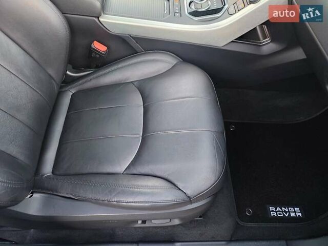 Белый Ленд Ровер Рендж Ровер Эвок, объемом двигателя 2.18 л и пробегом 82 тыс. км за 25300 $, фото 29 на Automoto.ua