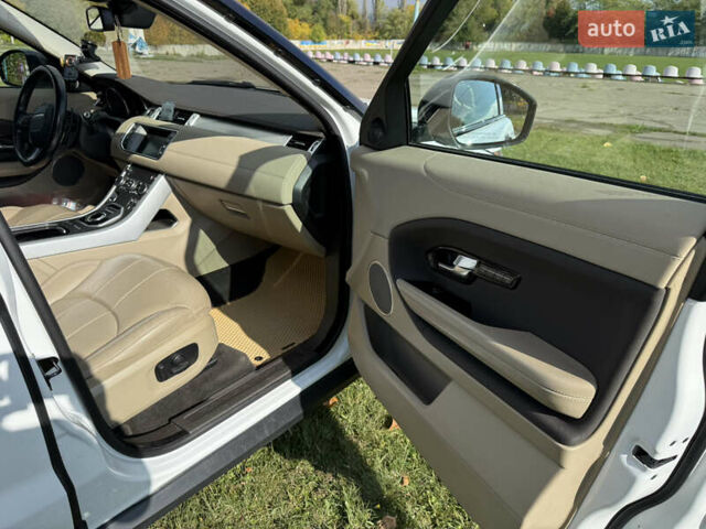 Ленд Ровер Рендж Ровер Евок 2016 у Ладижин на Automoto.ua Білий Ленд Ровер Рендж Ровер Евок, об'ємом двигуна 2 л та пробігом 86 тис. км за 23900 $, фото 51 на Automoto.ua