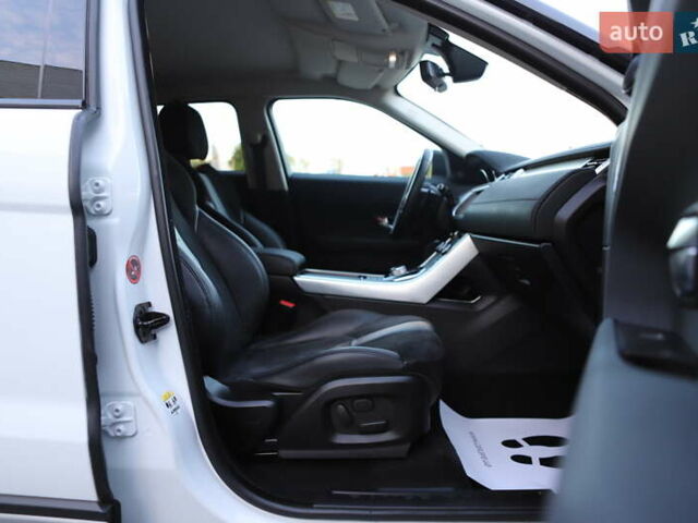 Білий Ленд Ровер Рендж Ровер Евок, об'ємом двигуна 2.2 л та пробігом 94 тис. км за 23899 $, фото 91 на Automoto.ua