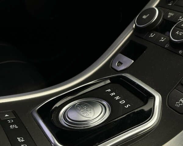 Белый Ленд Ровер Рендж Ровер Эвок, объемом двигателя 2 л и пробегом 130 тыс. км за 21900 $, фото 11 на Automoto.ua