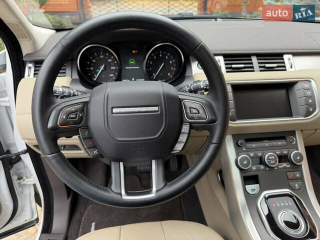 Белый Ленд Ровер Рендж Ровер Эвок, объемом двигателя 2 л и пробегом 56 тыс. км за 21300 $, фото 30 на Automoto.ua