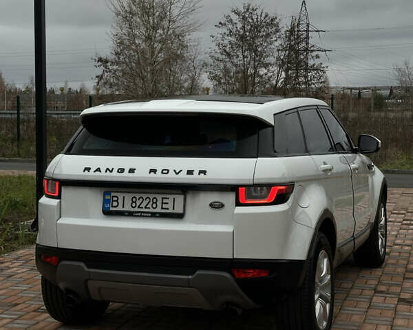 Белый Ленд Ровер Рендж Ровер Эвок, объемом двигателя 2 л и пробегом 130 тыс. км за 21900 $, фото 1 на Automoto.ua