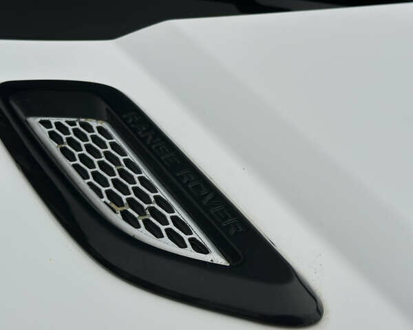 Белый Ленд Ровер Рендж Ровер Эвок, объемом двигателя 2 л и пробегом 130 тыс. км за 21900 $, фото 12 на Automoto.ua