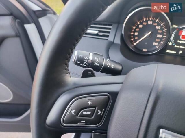 Белый Ленд Ровер Рендж Ровер Эвок, объемом двигателя 2.18 л и пробегом 82 тыс. км за 25300 $, фото 17 на Automoto.ua