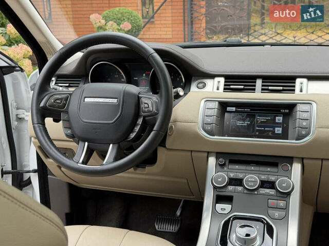 Белый Ленд Ровер Рендж Ровер Эвок, объемом двигателя 2 л и пробегом 56 тыс. км за 21300 $, фото 28 на Automoto.ua