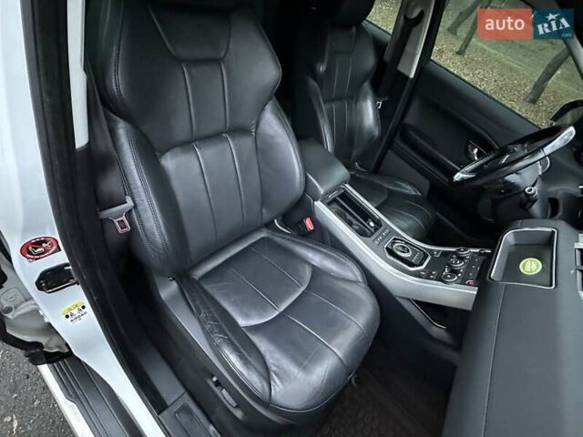 Білий Ленд Ровер Рендж Ровер Евок, об'ємом двигуна 2 л та пробігом 88 тис. км за 19999 $, фото 25 на Automoto.ua