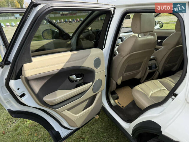 Ленд Ровер Рендж Ровер Евок 2016 у Ладижин на Automoto.ua Білий Ленд Ровер Рендж Ровер Евок, об'ємом двигуна 2 л та пробігом 86 тис. км за 23900 $, фото 37 на Automoto.ua