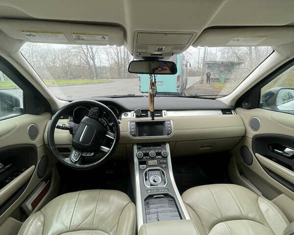 Белый Ленд Ровер Рендж Ровер Эвок, объемом двигателя 2 л и пробегом 220 тыс. км за 18500 $, фото 6 на Automoto.ua