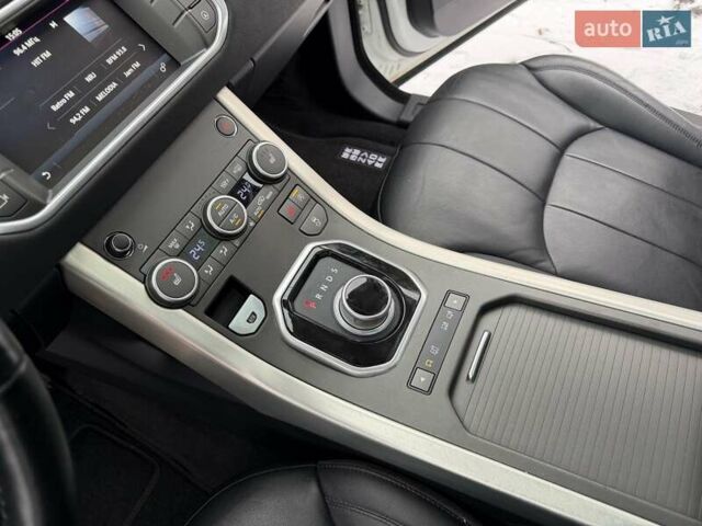 Белый Ленд Ровер Рендж Ровер Эвок, объемом двигателя 2.18 л и пробегом 83 тыс. км за 23000 $, фото 16 на Automoto.ua