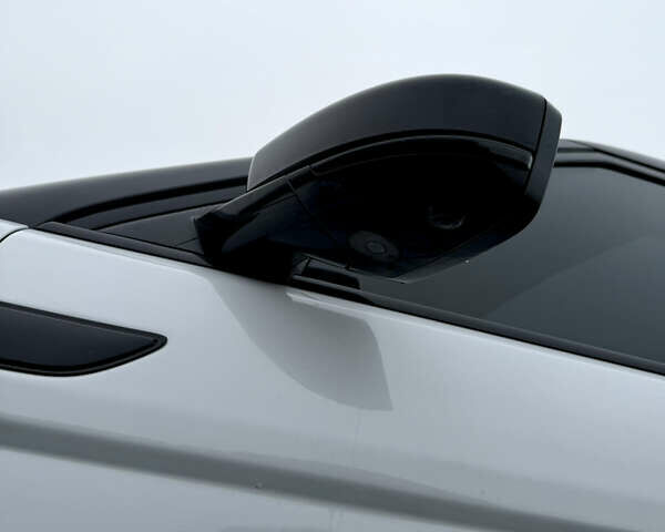 Білий Ленд Ровер Рендж Ровер Евок, об'ємом двигуна 2 л та пробігом 122 тис. км за 26999 $, фото 10 на Automoto.ua