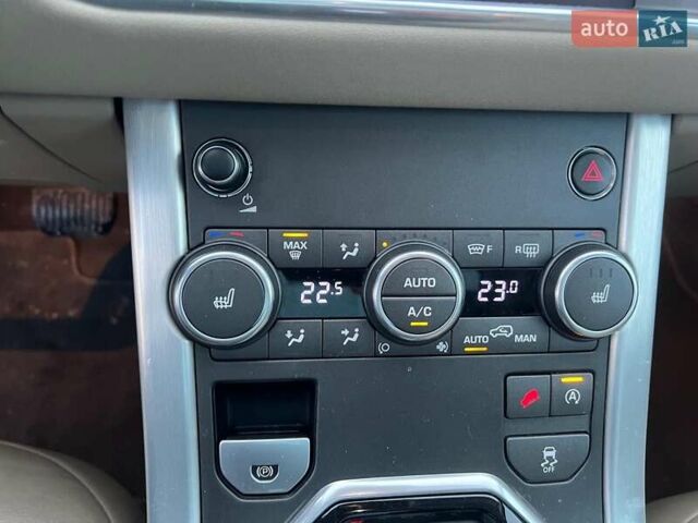 Белый Ленд Ровер Рендж Ровер Эвок, объемом двигателя 2 л и пробегом 68 тыс. км за 23490 $, фото 22 на Automoto.ua