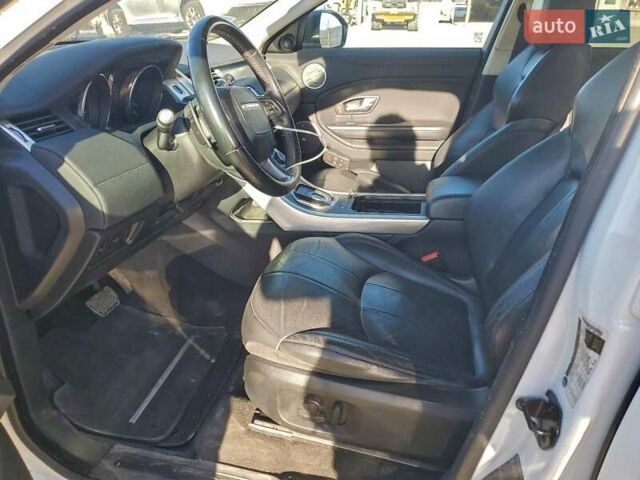 Білий Ленд Ровер Рендж Ровер Евок, об'ємом двигуна 2 л та пробігом 115 тис. км за 3500 $, фото 6 на Automoto.ua