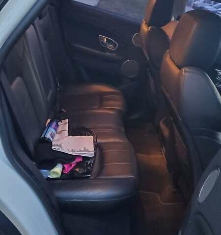 Белый Ленд Ровер Рендж Ровер Эвок, объемом двигателя 2 л и пробегом 129 тыс. км за 21900 $, фото 12 на Automoto.ua