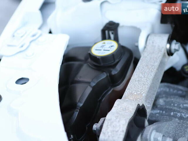 Білий Ленд Ровер Рендж Ровер Евок, об'ємом двигуна 2.2 л та пробігом 94 тис. км за 23899 $, фото 118 на Automoto.ua