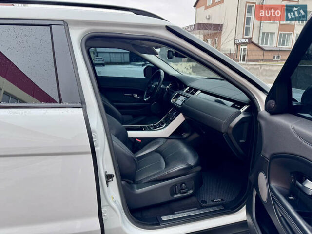 Белый Ленд Ровер Рендж Ровер Эвок, объемом двигателя 2 л и пробегом 179 тыс. км за 24700 $, фото 24 на Automoto.ua