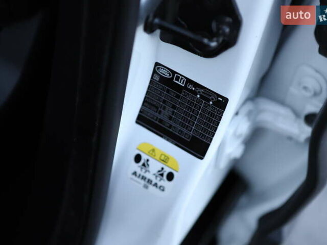 Білий Ленд Ровер Рендж Ровер Евок, об'ємом двигуна 2.2 л та пробігом 94 тис. км за 23899 $, фото 71 на Automoto.ua