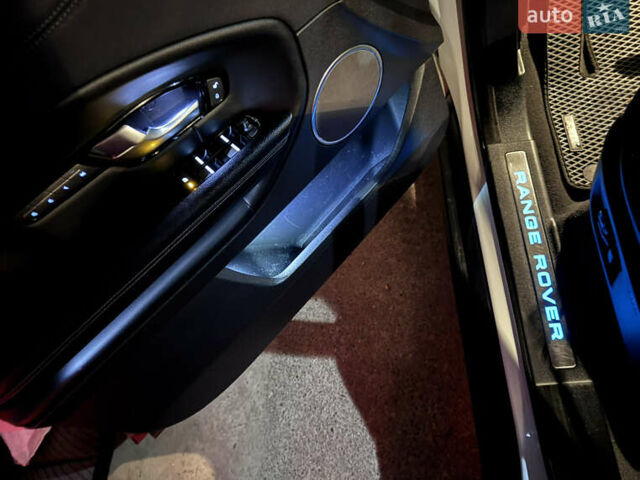 Белый Ленд Ровер Рендж Ровер Эвок, объемом двигателя 2 л и пробегом 179 тыс. км за 24700 $, фото 34 на Automoto.ua