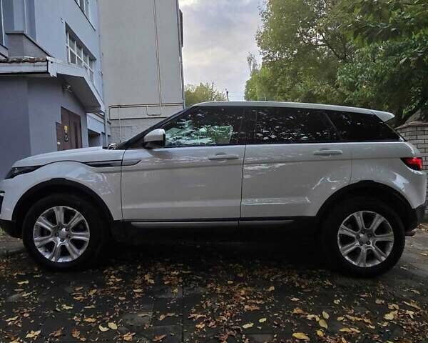Белый Ленд Ровер Рендж Ровер Эвок, объемом двигателя 2 л и пробегом 127 тыс. км за 19900 $, фото 3 на Automoto.ua