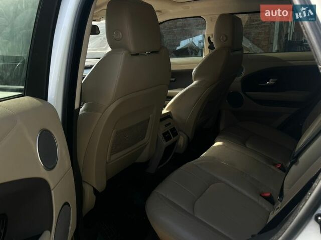 Білий Ленд Ровер Рендж Ровер Евок, об'ємом двигуна 2 л та пробігом 184 тис. км за 18780 $, фото 12 на Automoto.ua