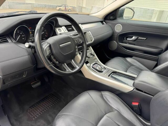 Ленд Ровер Рендж Ровер Эвок 2016 в Киеве на Automoto.ua Белый Ленд Ровер Рендж Ровер Эвок, объемом двигателя 2 л и пробегом 75 тыс. км за 21200 $, фото 9 на Automoto.ua