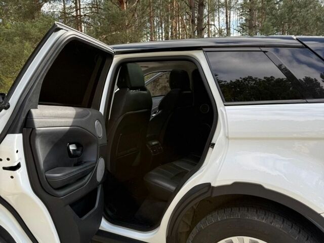 Білий Ленд Ровер Рендж Ровер Евок, об'ємом двигуна 2 л та пробігом 116 тис. км за 17000 $, фото 16 на Automoto.ua