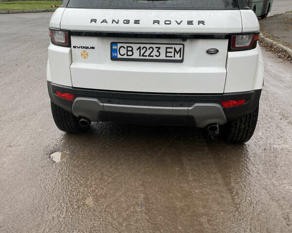Белый Ленд Ровер Рендж Ровер Эвок, объемом двигателя 2 л и пробегом 220 тыс. км за 18500 $, фото 2 на Automoto.ua