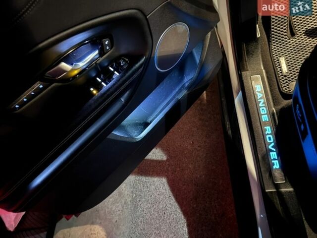 Белый Ленд Ровер Рендж Ровер Эвок, объемом двигателя 2 л и пробегом 184 тыс. км за 22500 $, фото 21 на Automoto.ua