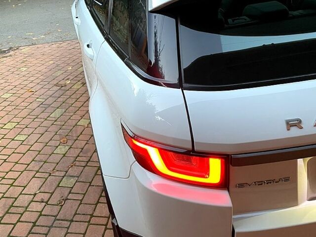 Белый Ленд Ровер Рендж Ровер Эвок, объемом двигателя 2 л и пробегом 154 тыс. км за 25500 $, фото 9 на Automoto.ua