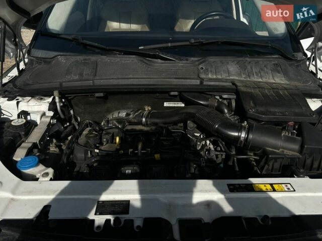 Білий Ленд Ровер Рендж Ровер Евок, об'ємом двигуна 2 л та пробігом 184 тис. км за 18780 $, фото 16 на Automoto.ua