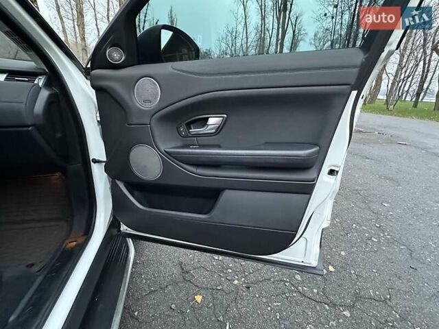 Білий Ленд Ровер Рендж Ровер Евок, об'ємом двигуна 2 л та пробігом 88 тис. км за 19999 $, фото 26 на Automoto.ua