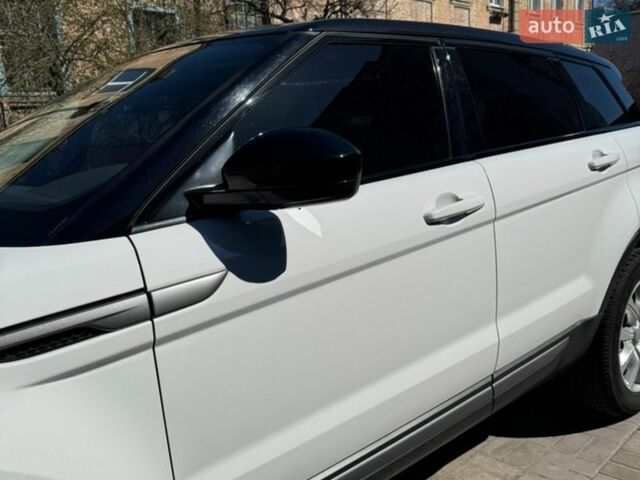 Білий Ленд Ровер Рендж Ровер Евок, об'ємом двигуна 2 л та пробігом 124 тис. км за 20500 $, фото 4 на Automoto.ua
