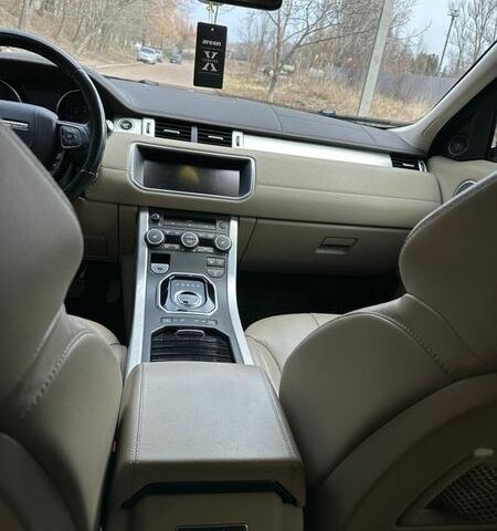 Белый Ленд Ровер Рендж Ровер Эвок, объемом двигателя 2 л и пробегом 100 тыс. км за 19800 $, фото 12 на Automoto.ua