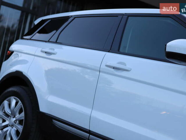 Білий Ленд Ровер Рендж Ровер Евок, об'ємом двигуна 2.2 л та пробігом 94 тис. км за 23899 $, фото 37 на Automoto.ua