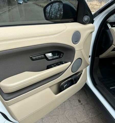 Белый Ленд Ровер Рендж Ровер Эвок, объемом двигателя 2 л и пробегом 100 тыс. км за 19800 $, фото 9 на Automoto.ua