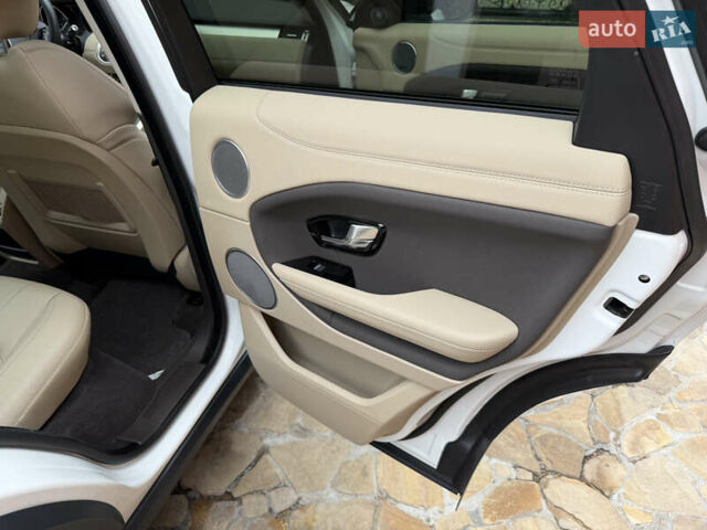 Белый Ленд Ровер Рендж Ровер Эвок, объемом двигателя 2 л и пробегом 56 тыс. км за 21300 $, фото 22 на Automoto.ua