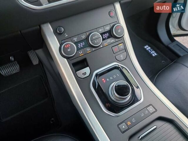 Белый Ленд Ровер Рендж Ровер Эвок, объемом двигателя 2.18 л и пробегом 82 тыс. км за 25300 $, фото 26 на Automoto.ua