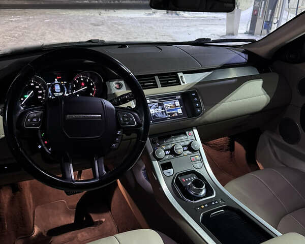 Белый Ленд Ровер Рендж Ровер Эвок, объемом двигателя 2 л и пробегом 116 тыс. км за 21408 $, фото 5 на Automoto.ua