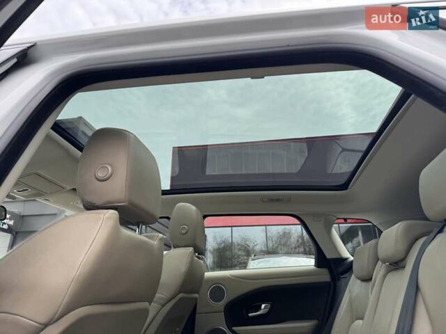 Білий Ленд Ровер Рендж Ровер Евок, об'ємом двигуна 2.18 л та пробігом 97 тис. км за 23900 $, фото 12 на Automoto.ua