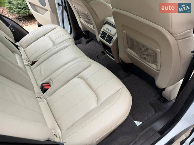 Белый Ленд Ровер Рендж Ровер Эвок, объемом двигателя 2 л и пробегом 56 тыс. км за 21300 $, фото 23 на Automoto.ua