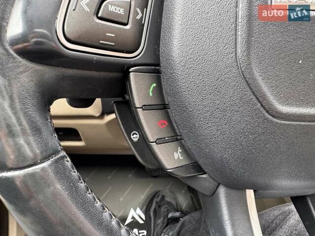 Білий Ленд Ровер Рендж Ровер Евок, об'ємом двигуна 2.18 л та пробігом 97 тис. км за 23900 $, фото 21 на Automoto.ua