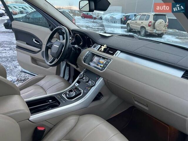 Белый Ленд Ровер Рендж Ровер Эвок, объемом двигателя 2 л и пробегом 68 тыс. км за 23490 $, фото 32 на Automoto.ua