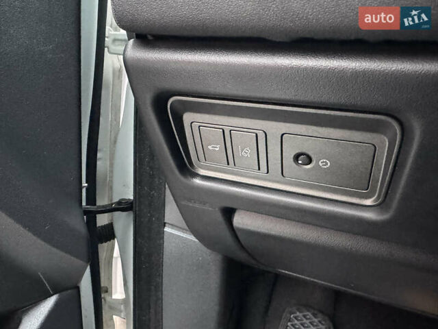 Білий Ленд Ровер Рендж Ровер Евок, об'ємом двигуна 2 л та пробігом 179 тис. км за 23900 $, фото 20 на Automoto.ua