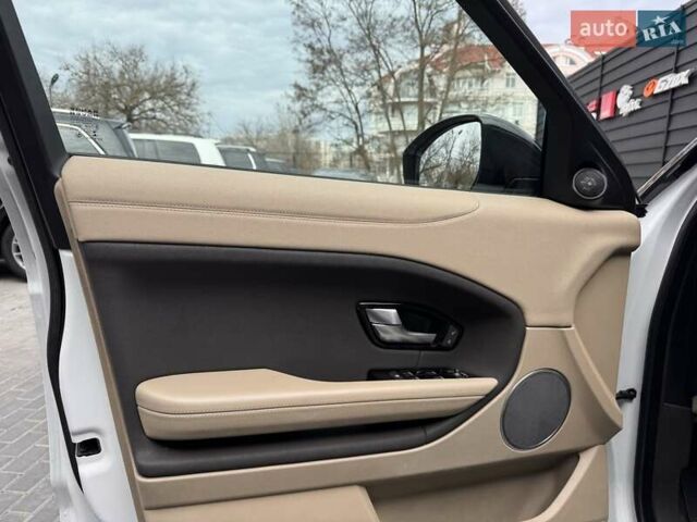 Білий Ленд Ровер Рендж Ровер Евок, об'ємом двигуна 2.18 л та пробігом 97 тис. км за 23900 $, фото 10 на Automoto.ua