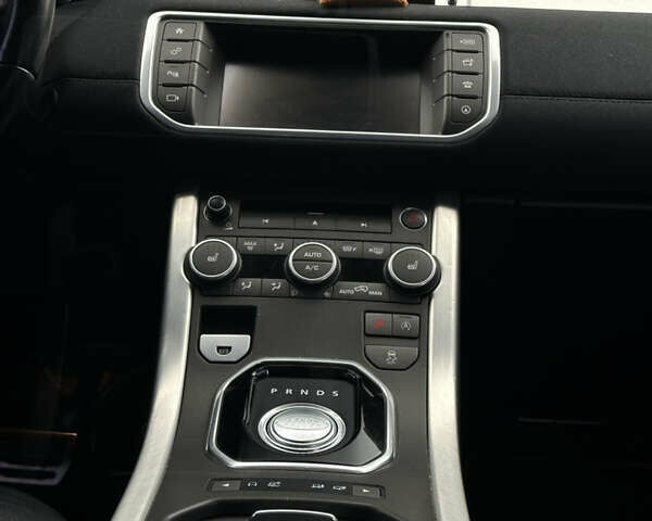 Белый Ленд Ровер Рендж Ровер Эвок, объемом двигателя 2 л и пробегом 130 тыс. км за 21900 $, фото 6 на Automoto.ua