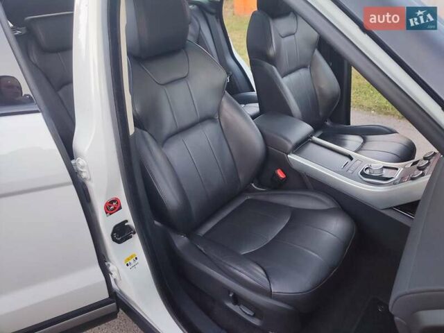 Белый Ленд Ровер Рендж Ровер Эвок, объемом двигателя 2.18 л и пробегом 82 тыс. км за 25300 $, фото 30 на Automoto.ua